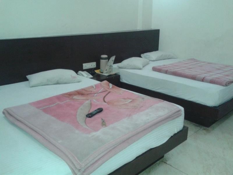 Hotel Seven Seas Inn Yeni Delhi Dış mekan fotoğraf